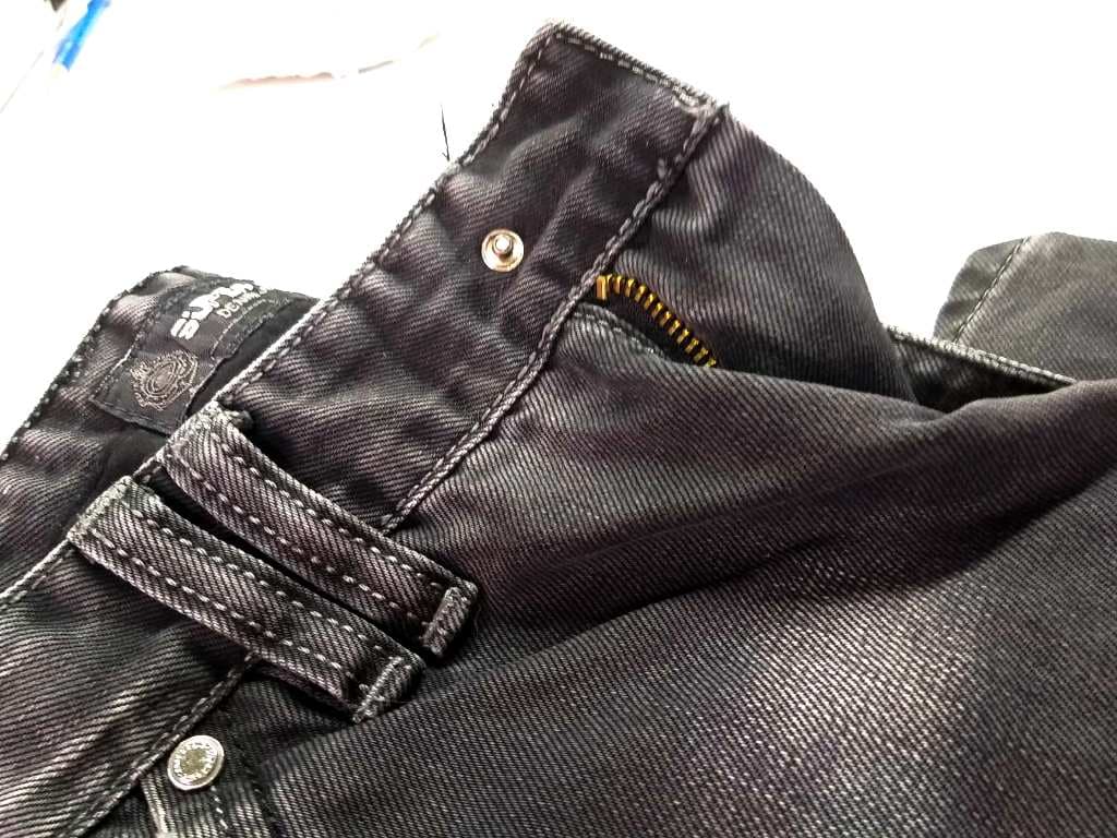 Установить пуговицу в джинсах